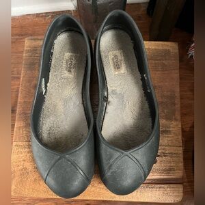 CROCS closed toe, inside “fur”, 6W, black